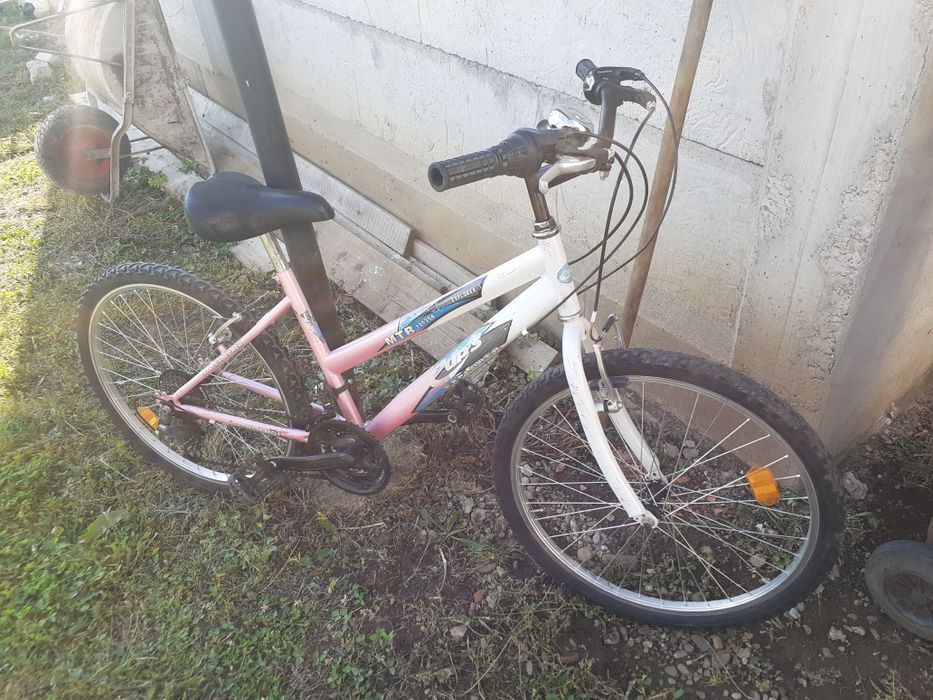 Vând 2 biciclete pt Fetițe