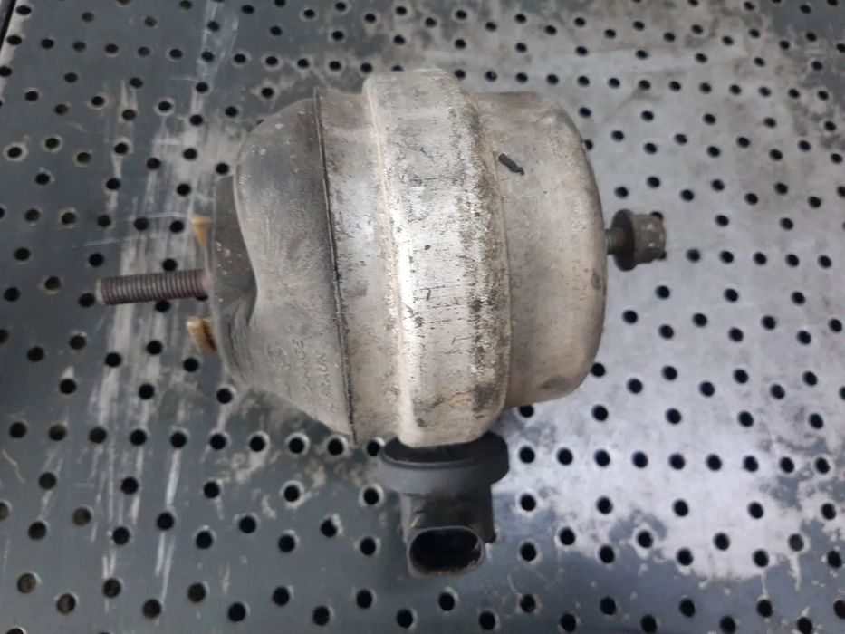 suport tampon motor 3.0 tdi bkn audi a4 b7 8e0199382b  8e0199379l