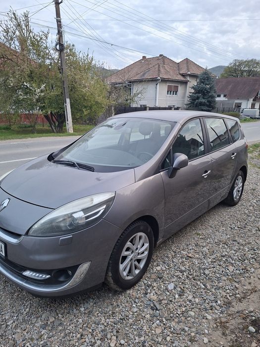 Renault Grand Scenic 2013, 7 locuri