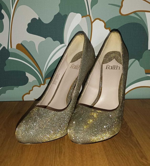 Pantofi eleganti de ocazie