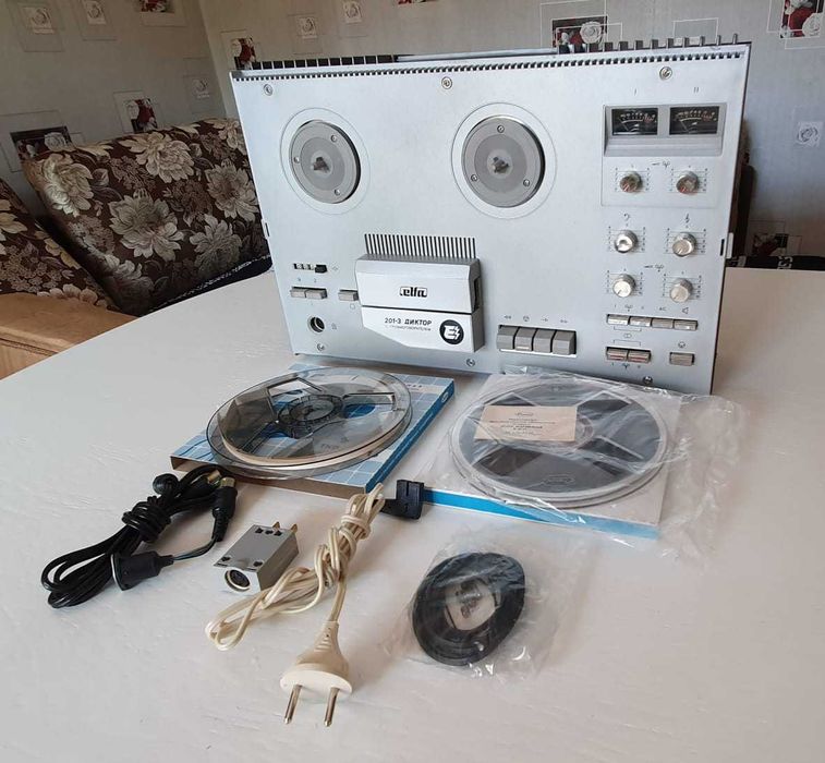 Катушечный магнитофон Эльфа 201-3 «Диктор»