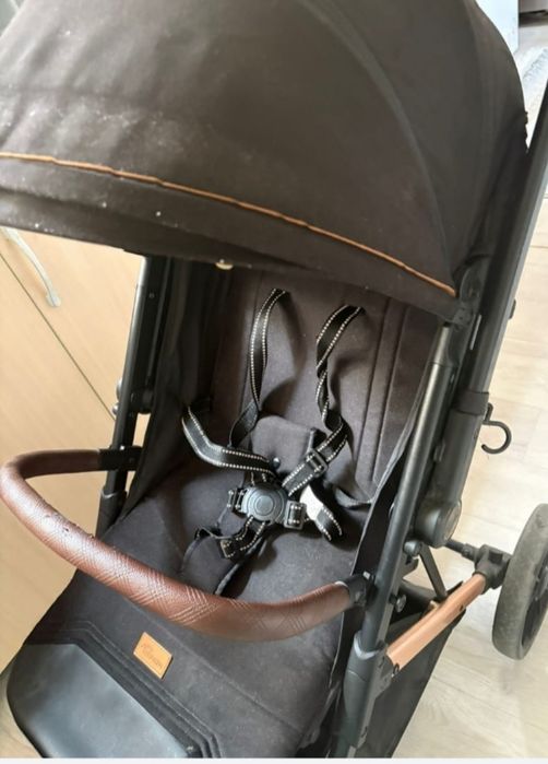 Продаю коляску состоянии б/у