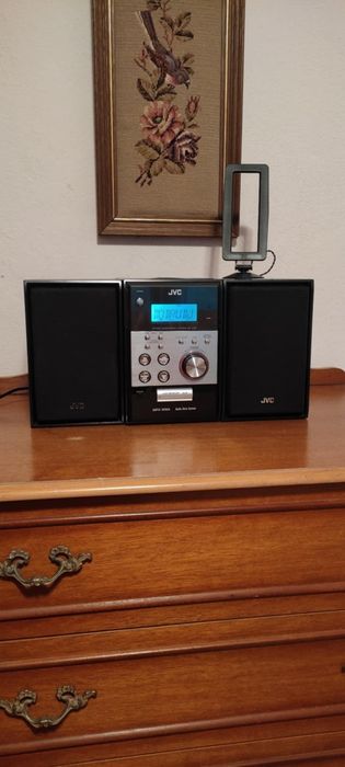 Ретро JVC музикална уредба*СD* MP3* Радио* Нова