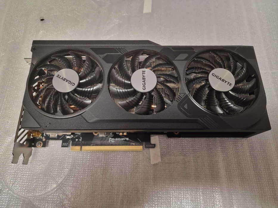Placa video Nvidia Gigabyte Windforce RTX 4070 cu garantie valabila ...