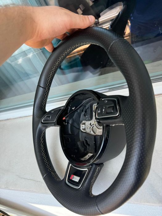 Volan Audi a4 /a5 s-line piele perforata
