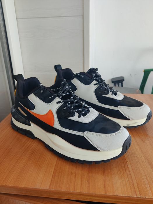 Кроссовки новые одевались один раз