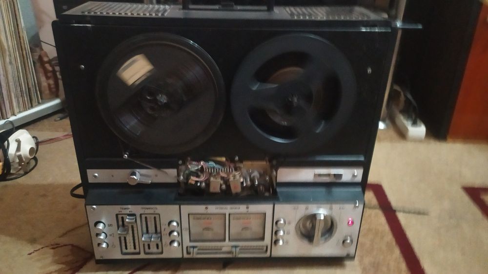 Продам винил Арктур 006 и 003 с акустикой Астра 110С