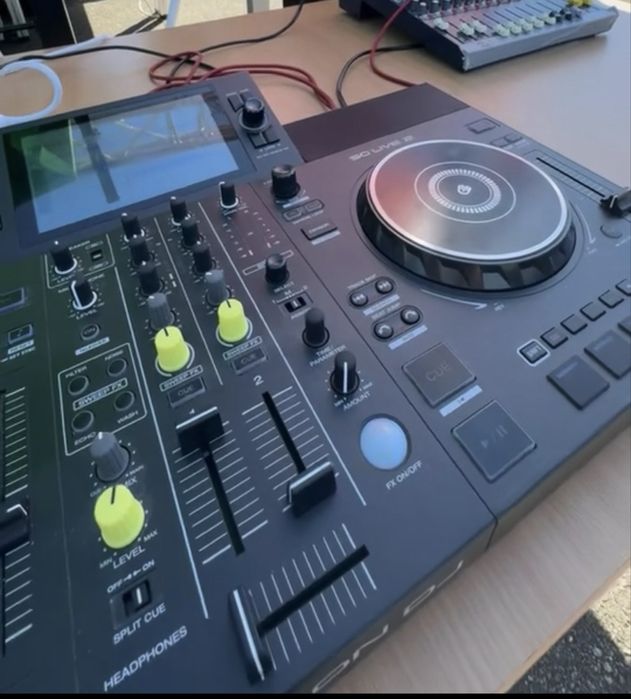 Consola Dj standalone Denon sc live 2