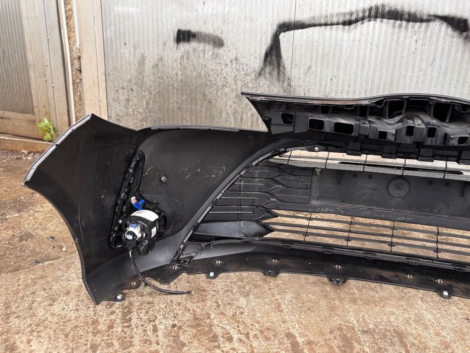 Предна броня • Toyota Yaris Hybrid (2017–2020)