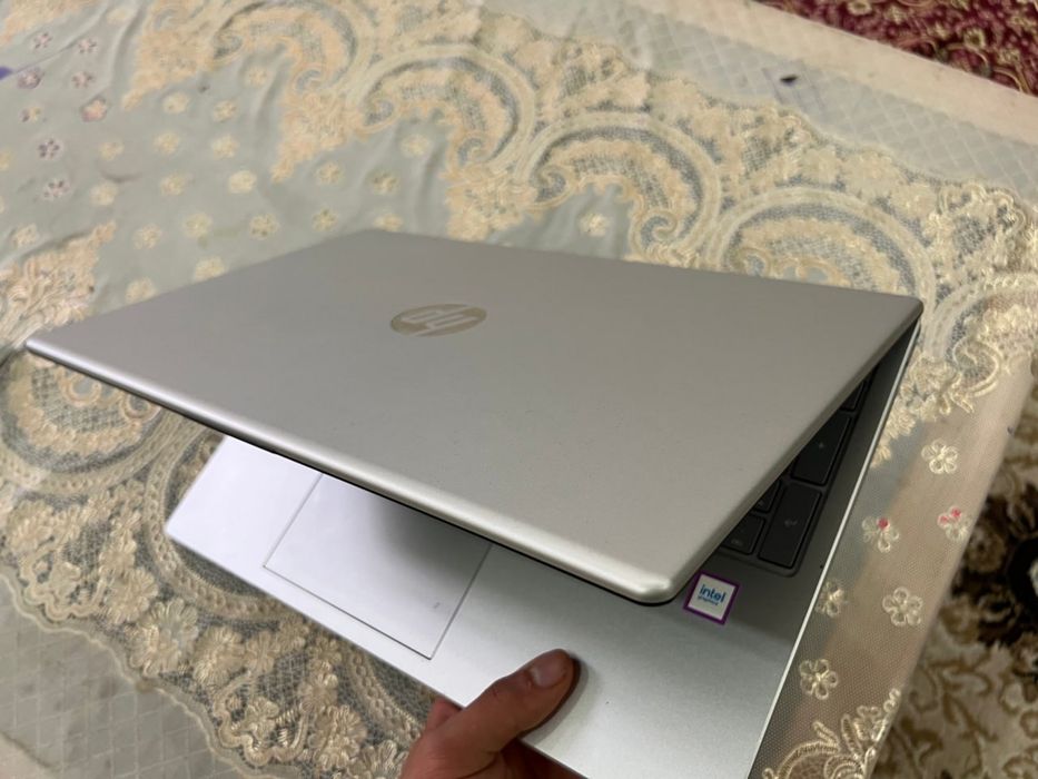 Ноутбук hp i7 янги