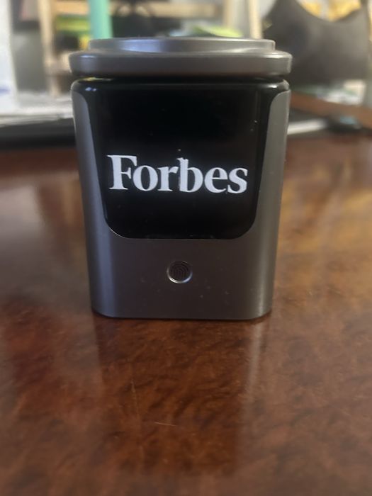 беспроводная зарядка от forbs продам