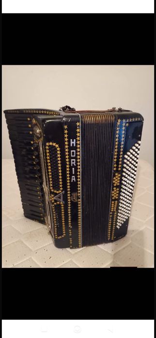 Vând urgent Acordeon !