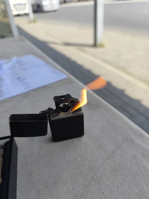 Zippo de vânzare de colecție