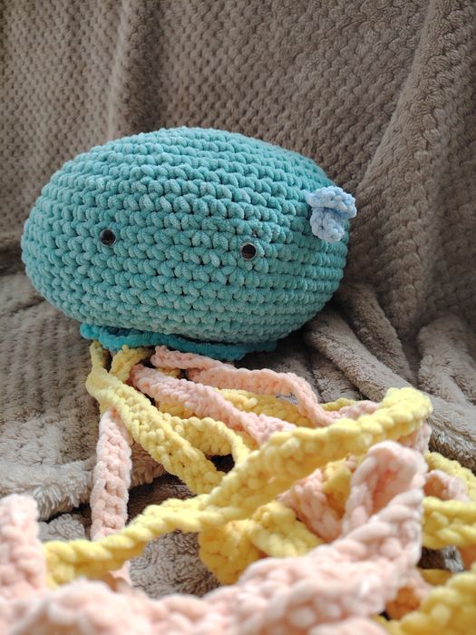 Ръчно плетени играчки на една кука