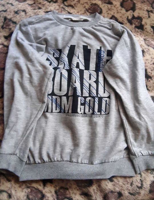 Блузи за 7-8 годишно 2бр за 10лв