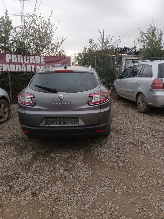 Bara Fata / Spate / Far DRL / Capota / Aripa Renault Megane 3 facelift