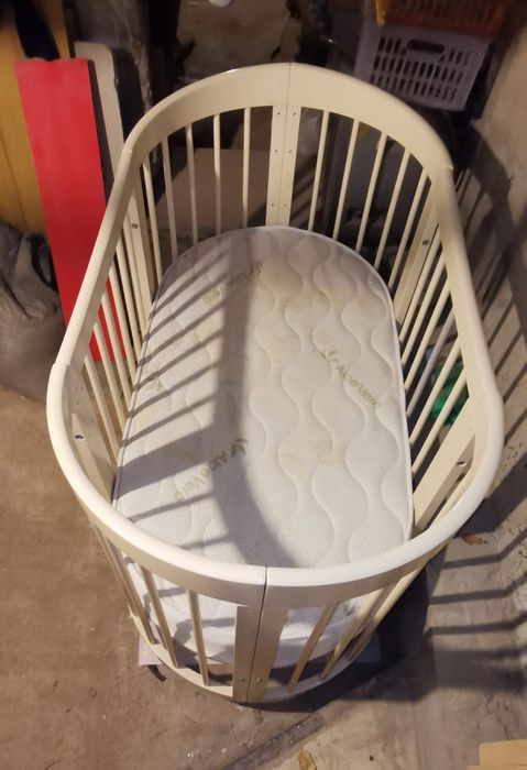 Овальный манеж для ребёнка