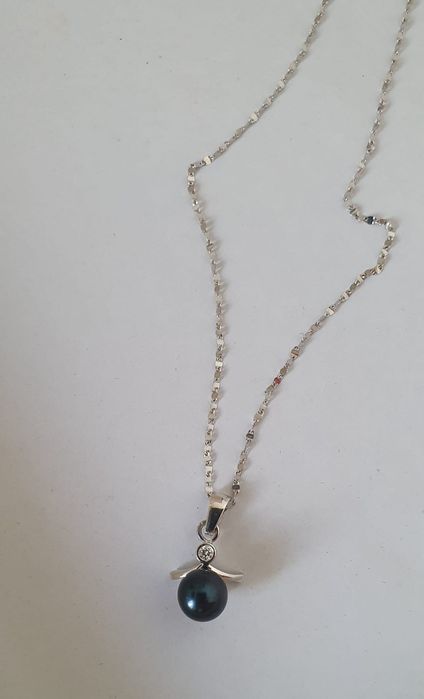 Set aur alb 18k cu diamante naturale si perle