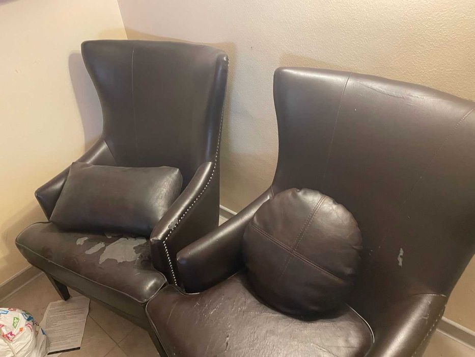 Кожени столове 2броя