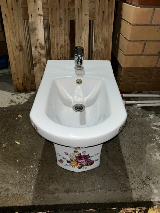 Продам биде в хорошем состоянии