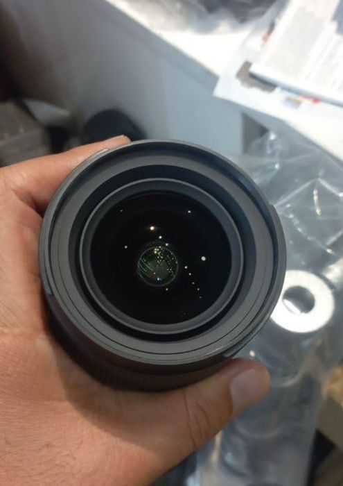 Обектив Tamron 17-28  на аппарат Sony