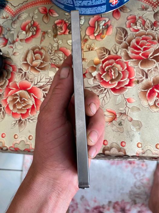 Samsung galaxy s25 ultra.