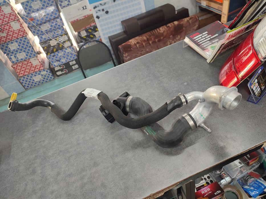 Патрубок верх BMW F02 F01 760il