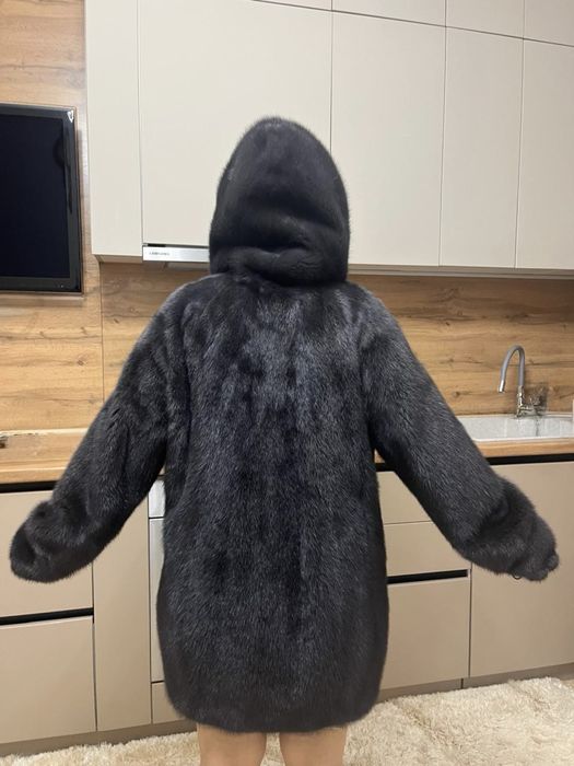 Продам норковую шубу