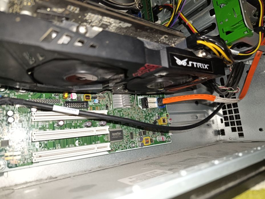 Компютър HP Elite 8300