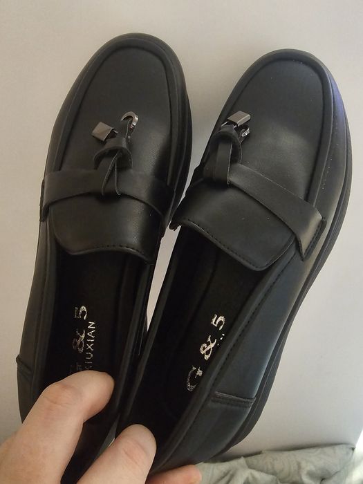 Лоферы новые 38р.