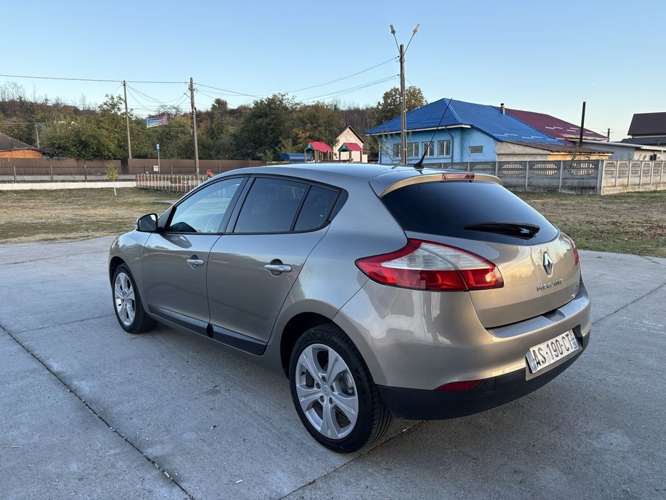 RENAULT Megane 2011 — imagine 3