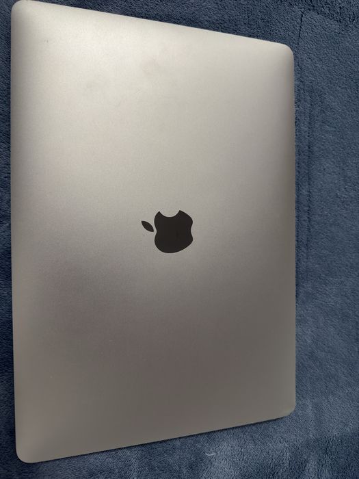 MacBook Air 13” 2019 – Space Gray – stare foarte bună