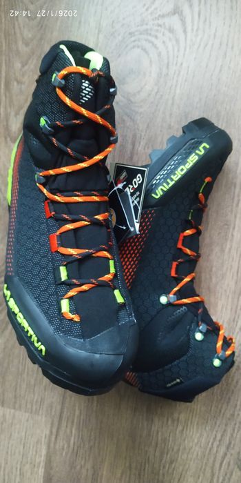 La Sportiva Aequilibrium ST GTX Carbon/Lime Punch
