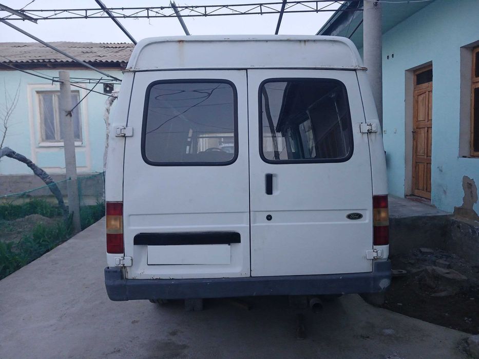 Ford sotiladi. 1992-yil yoqilg'i turi Dizel Qolgan ma'lumotlar telda