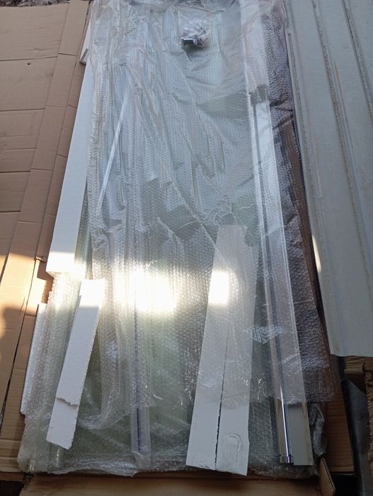 Дверь стеклянная