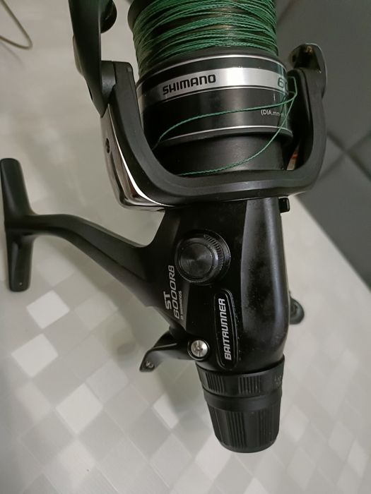 Mulineta Shimano Baitrunner RB