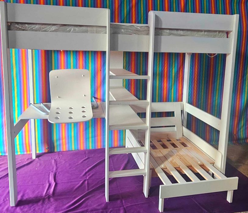 Pat etajat din lemn de pin si birou