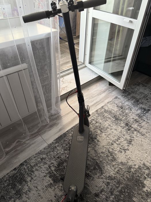 Электросамокат.