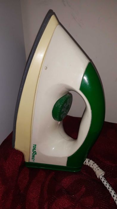 Електрическа ютия Top Sonic