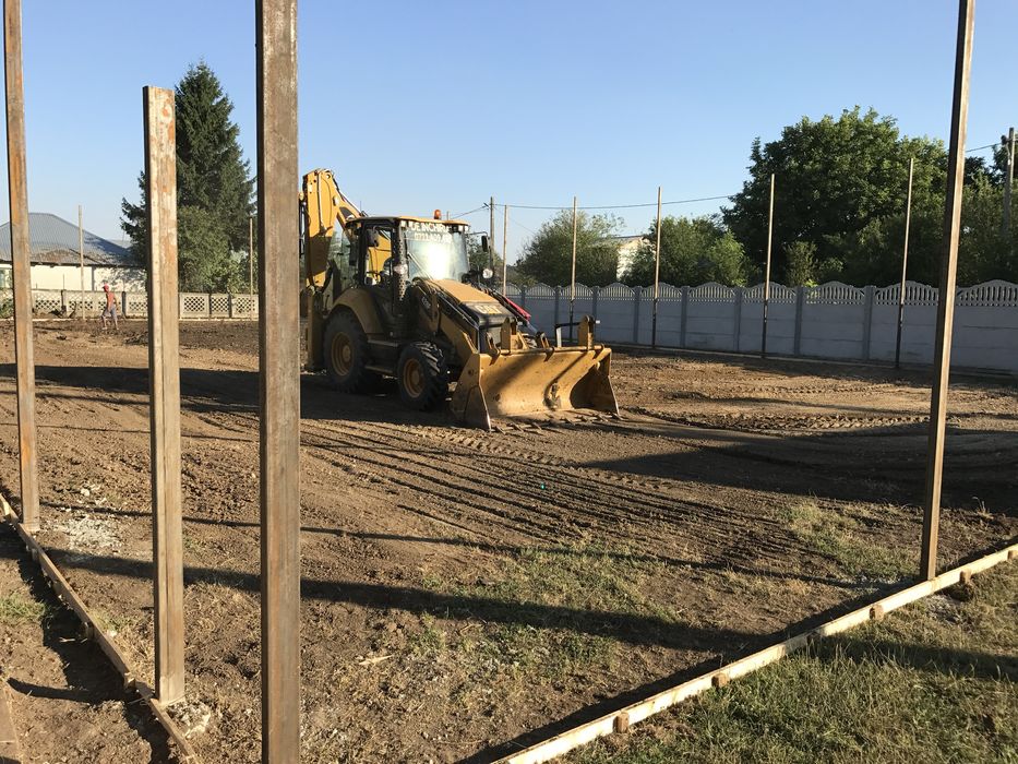 Inchiriem buldoexcavator si basculanta 8x4