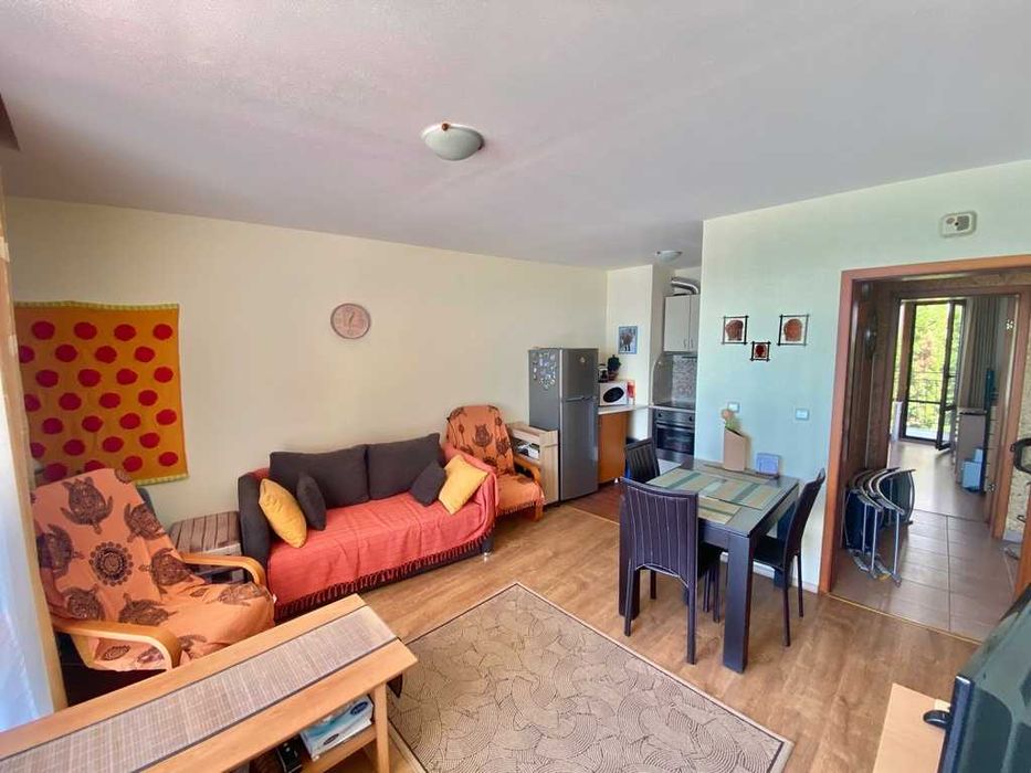 Двустаен апартамент на първа линия с фронтална гледка море