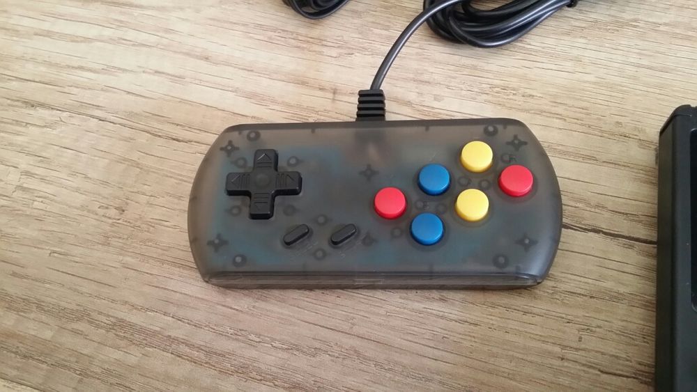 8 битова конзола - джобна със 168 вградени игри+джойстик за 2ри играч