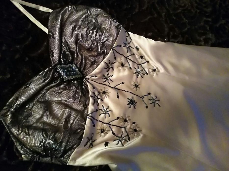 Бална официална рокля с дантела