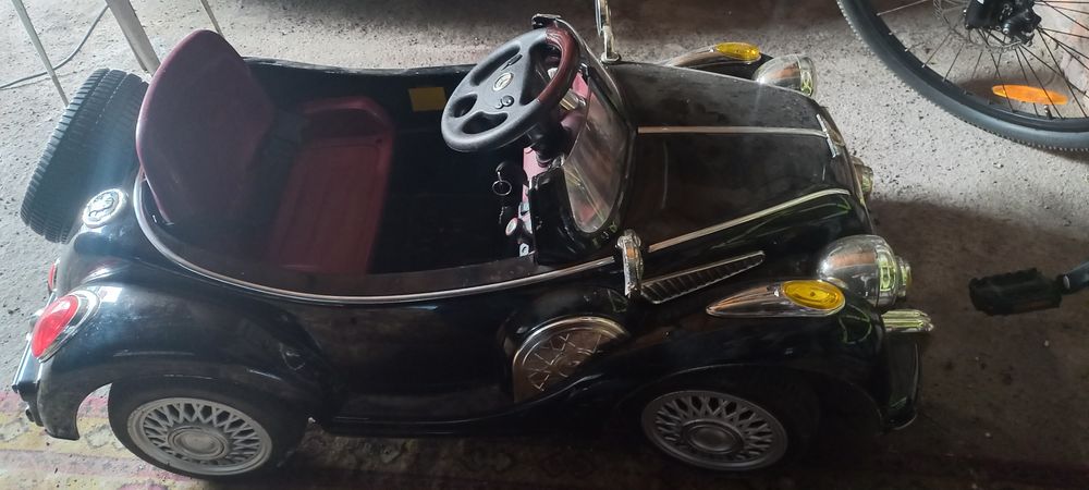 Детскую машинку на зарядке