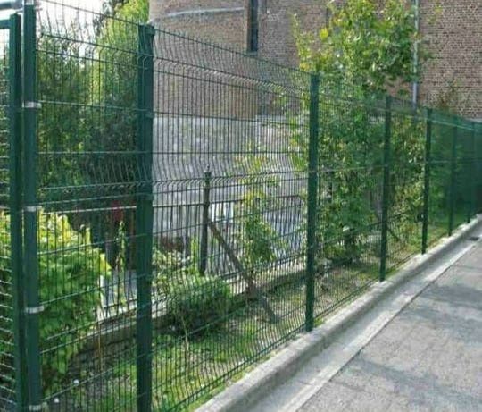 Împrejmuirii terenuri cu plasă burdurata