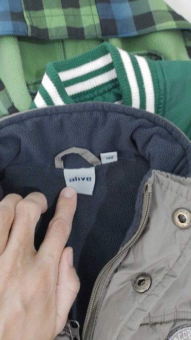 Безрукавка / жилет фирменный на 9-10 лет