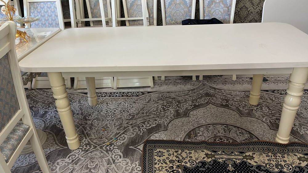 Стол ,орындықтар