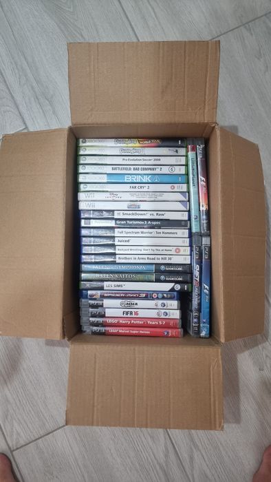 Tot lotul din poze  ps 2 ,ps3 , xbox ,cube ,toate culorile