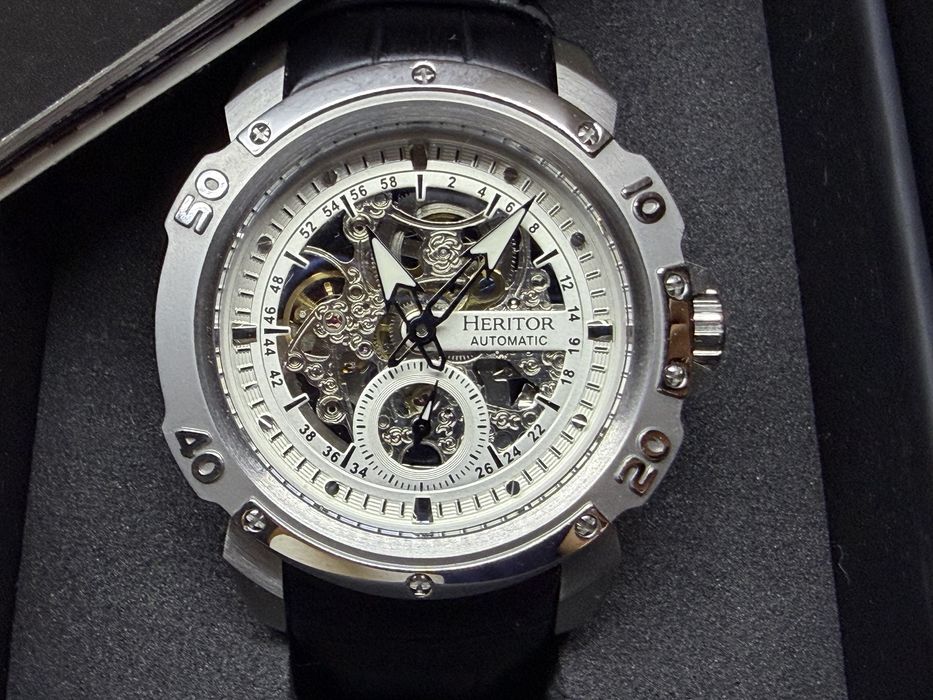 Часовник HERITOR SKELETON