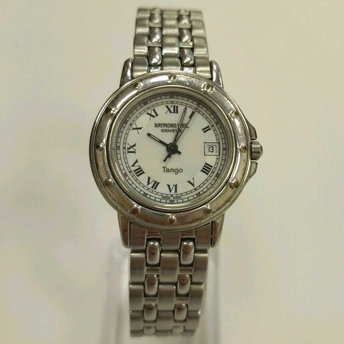 Дамски часовник RAYMOND WEIL TANGO 5360 – сапфир, отлично състояние